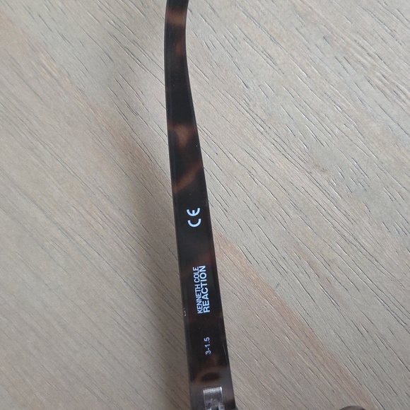 Lot 2 Kenneth Cole Sunglasses - Picture 7 of 7